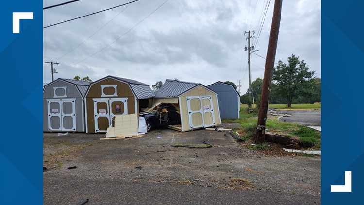 Rural Metro: Car crashes into building on Clinton Hwy