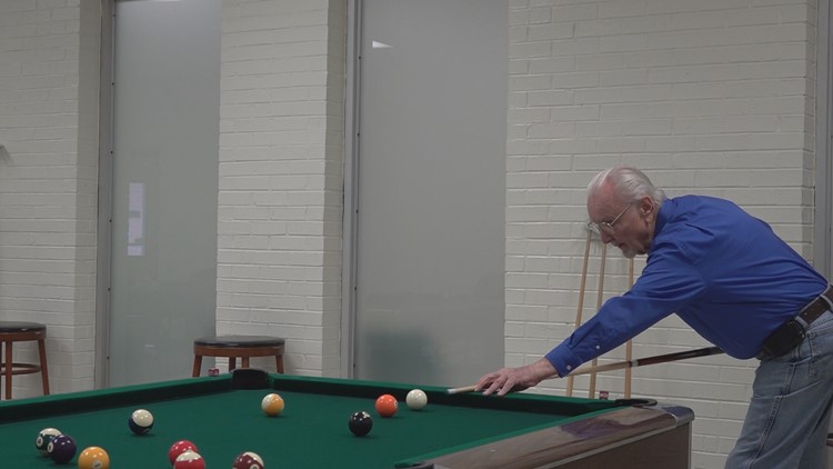 Bologna and Hotdogs | How Knoxville seniors combat rising food prices