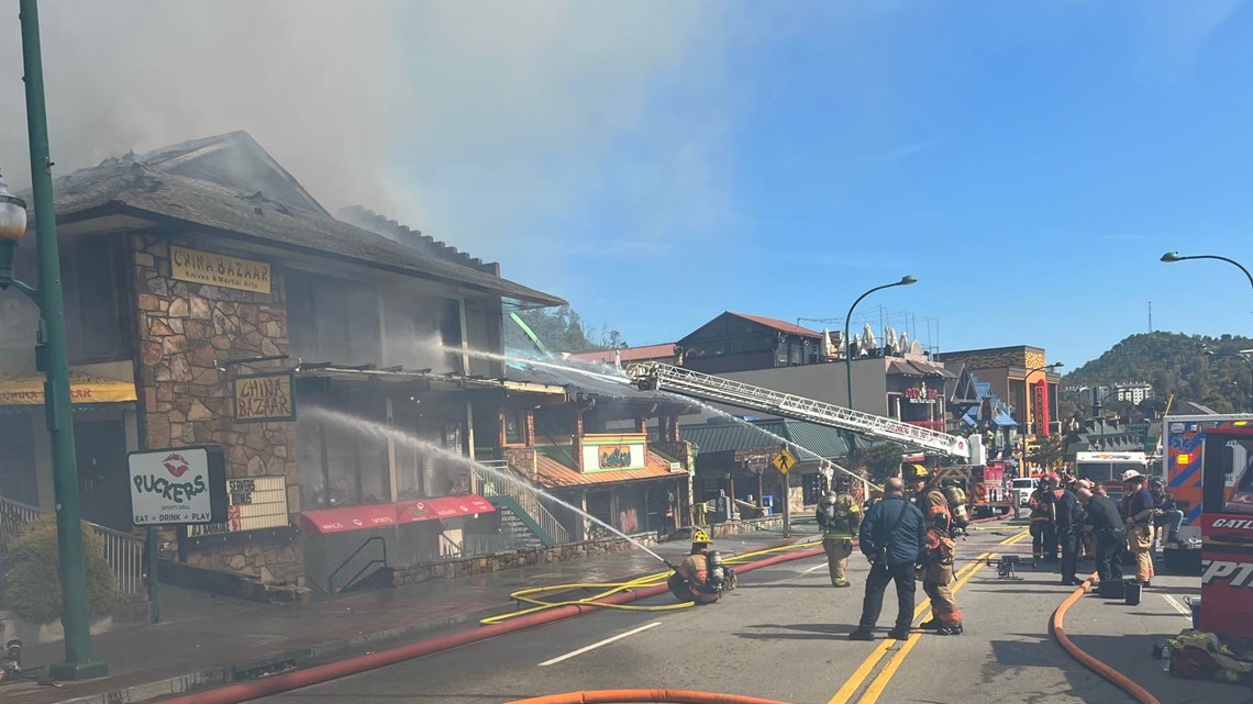 Fire kills 1, destroys businesses in downtown Gatlinburg, Tenn. - Vimarsana News