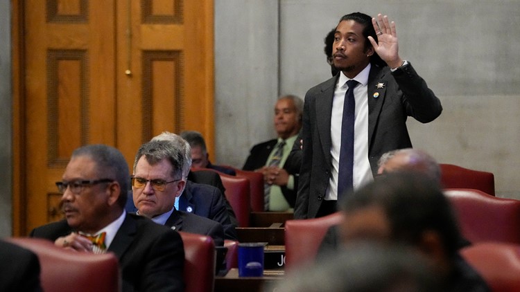 Tennessee House advances bill to ban reappointing lawmakers booted for behavior