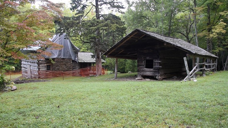 10Explores: Walker Sisters Place