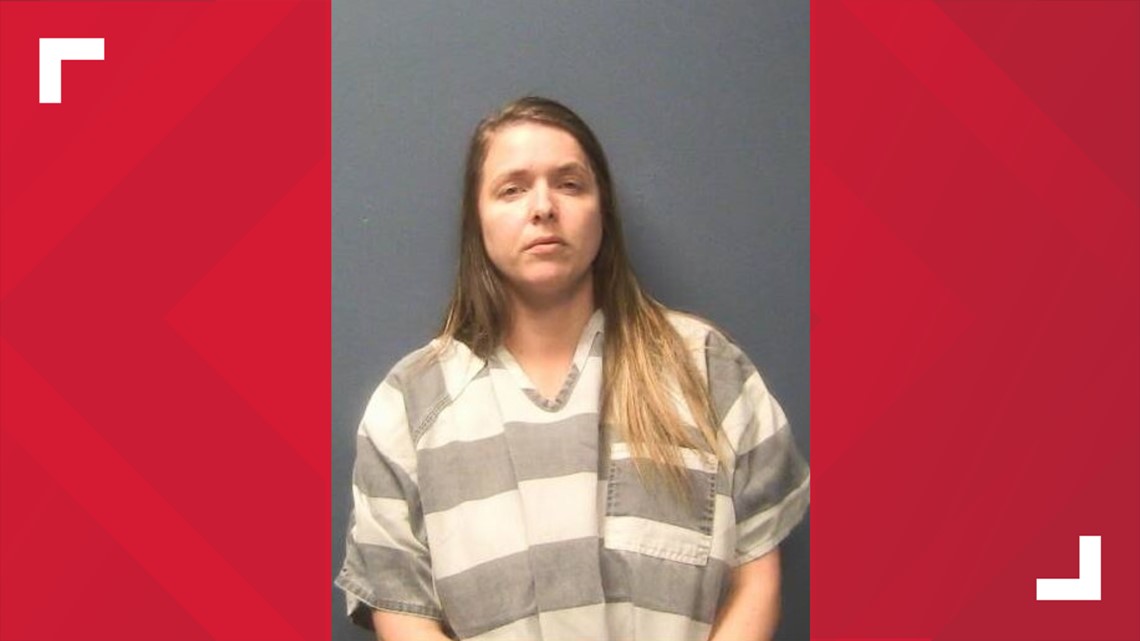 Girlfriend accused of helping Blount County fugitive out of jail