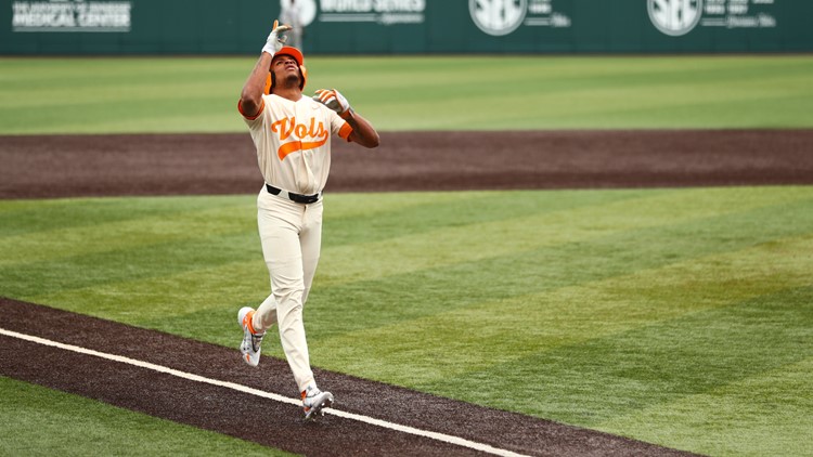 No. 24 Tennessee baseball secures sweep, pummels Mississippi State 13-2
