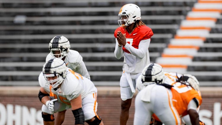 Tennessee offense starts strong, defense makes plays in second scrimmage