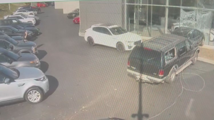 Driver crashes into West Knoxville Maserati dealership after having heart attack Driver crashes into West Knoxville Maserati dealership after having heart attack