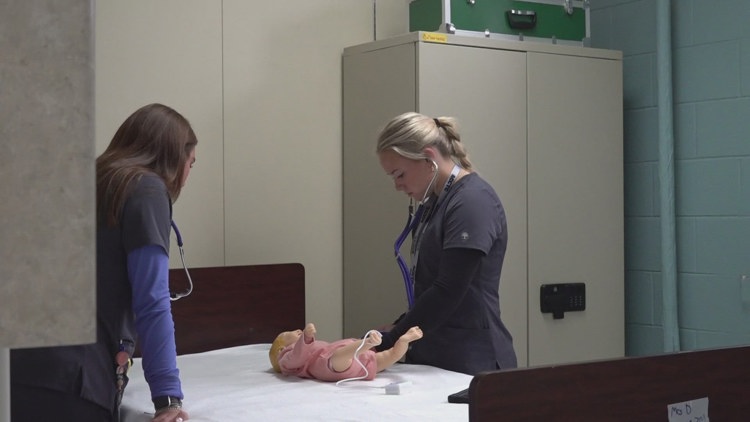 Anderson County technical center giving medical students hands-on experience with new mannequins