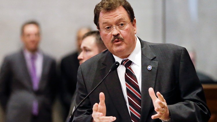 Tennessee lawmakers pass K-12 library oversight, end session