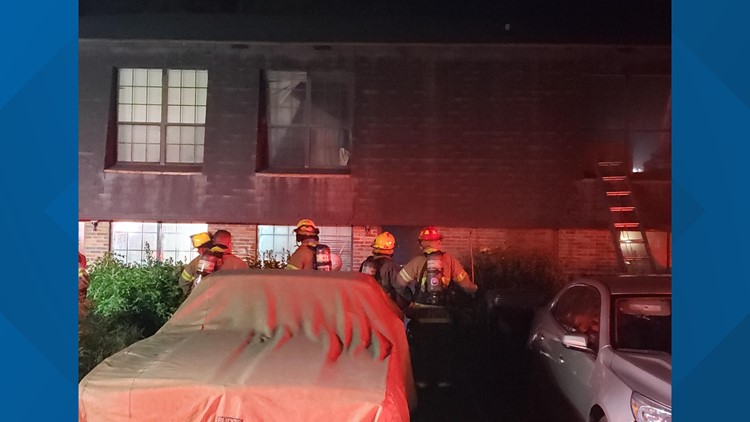 No one hurt in apartment fire at 500 Cross Creek Road
