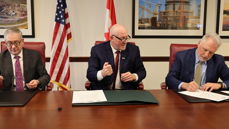 Oak Ridge cleanup contractor signs new national union agreement to offer workers higher pay
