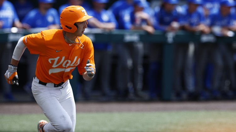 No. 23 Tennessee softball staves off No. 17 Kentucky, clinches series with 10-7 win