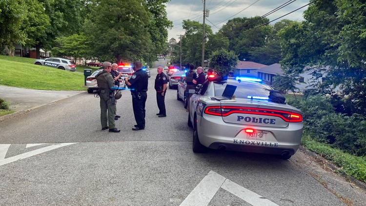 KPD: Crisis negotiators called after suspect barricades self in home after shooting on Wilderness Rd. KPD: Crisis negotiators called after suspect barricades self in home after shooting on Wilderness Rd.
