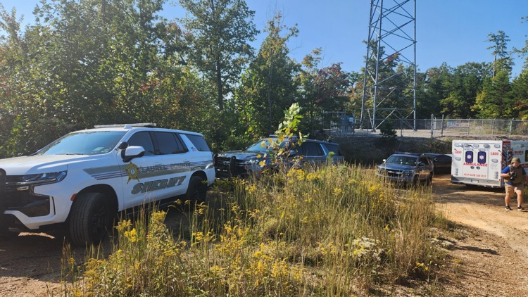 Manhunt continues for man accused of wounding 5 people in KY shooting; Gov. Andy Beshear to hold briefing in Laurel Co.