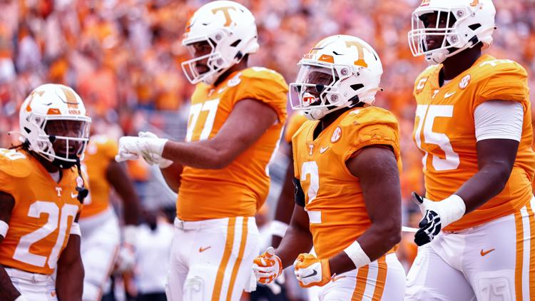 No. 6 Tennessee defeats No. 3 Alabama for first time since 2006, 52-49