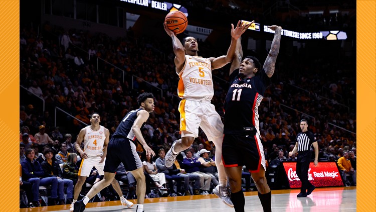 No. 4 Tennessee shuts down Georgia, 70-41