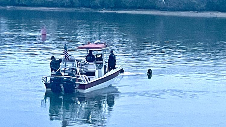 KFD: Small airplane crashes into Tennessee River in South Knoxville