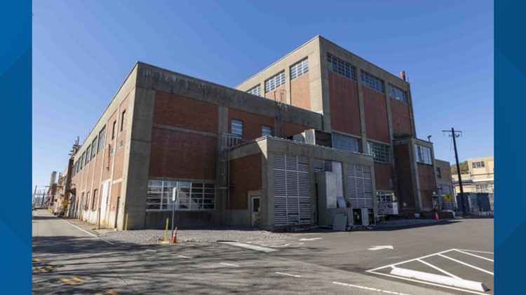 Crews take step towards tearing down Manhattan Project-era facility in Y-12