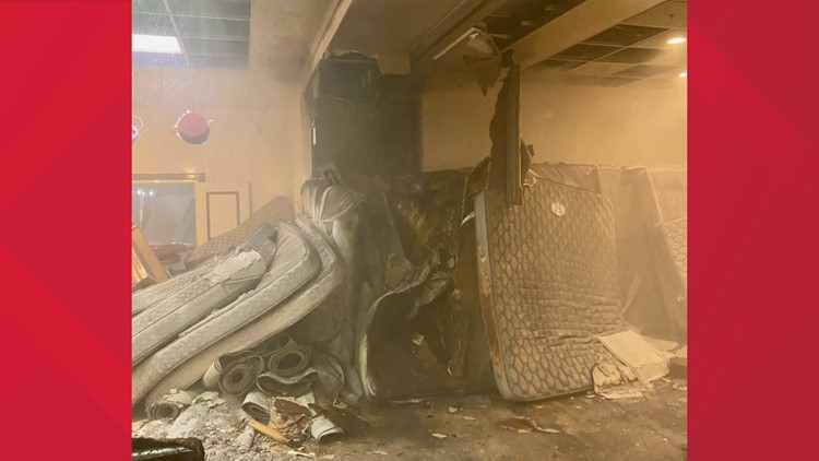 KFD: Furniture in Hotel Knoxville catches fire KFD: Furniture in Hotel Knoxville catches fire