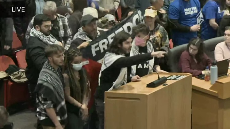 Proposal that effectively calls for end to violence in Israel-Gaza Crisis and affirms international ruling, fails in Knoxville City Council