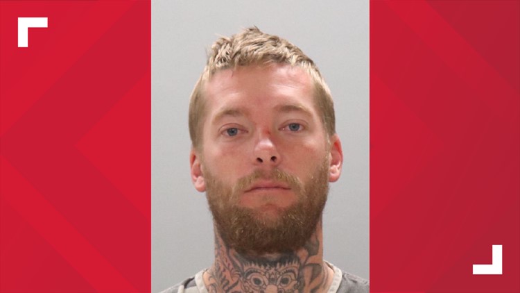 Knox County man arrested after pulling gun on deputies, KCSO says