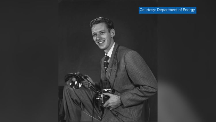 Statue to be unveiled of Oak Ridge WWII photographer