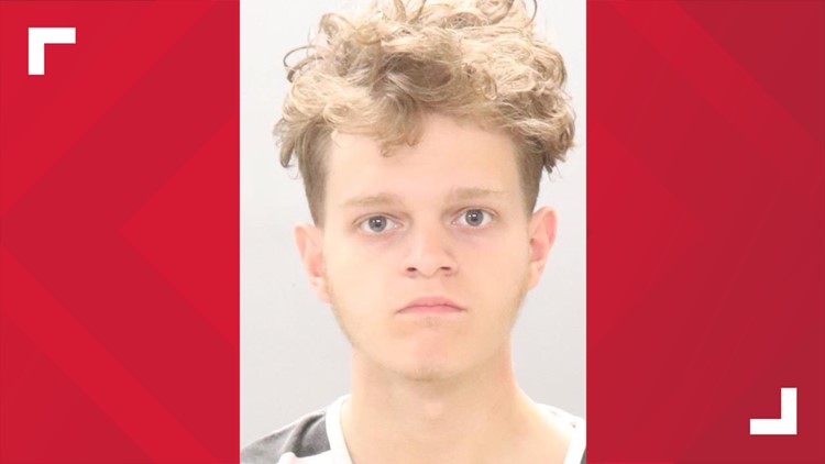UTPD: 19-year-old charged for sexual battery after grabbing people inappropriately on campus