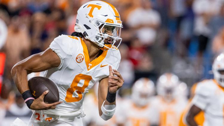 Vols Nico Iamaleava named Manning Award Star of the Week