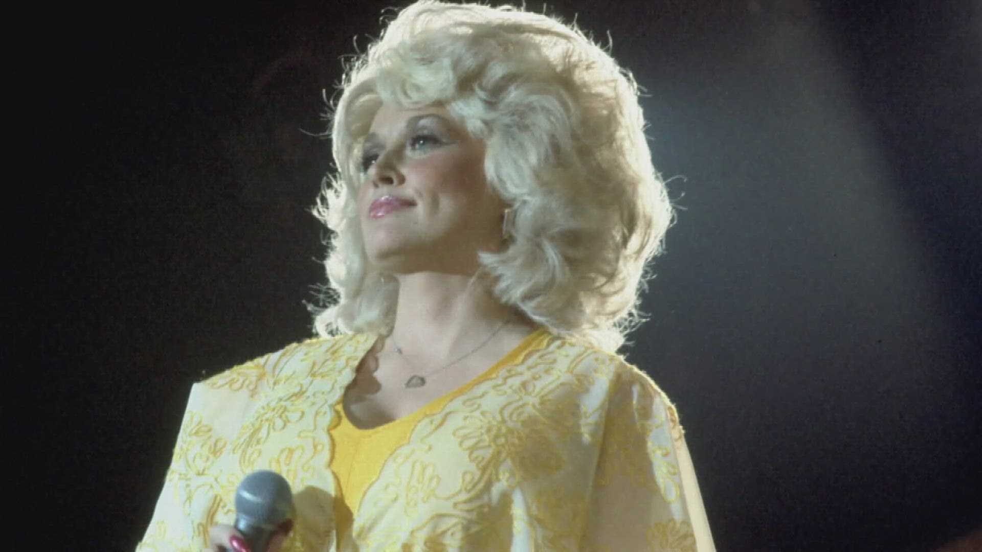 'It’s a love letter to the stage' | Dolly Parton releases new book