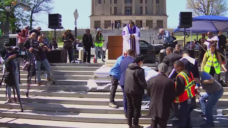 Caskets carried during ‘Moral Monday’ rally at TN Capitol to demand gun control Caskets carried during ‘Moral Monday’ rally at TN Capitol to demand gun control