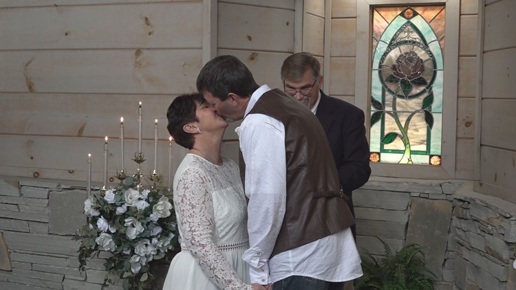 Couples tie the knot on Twosday &mdash; 2/22/22