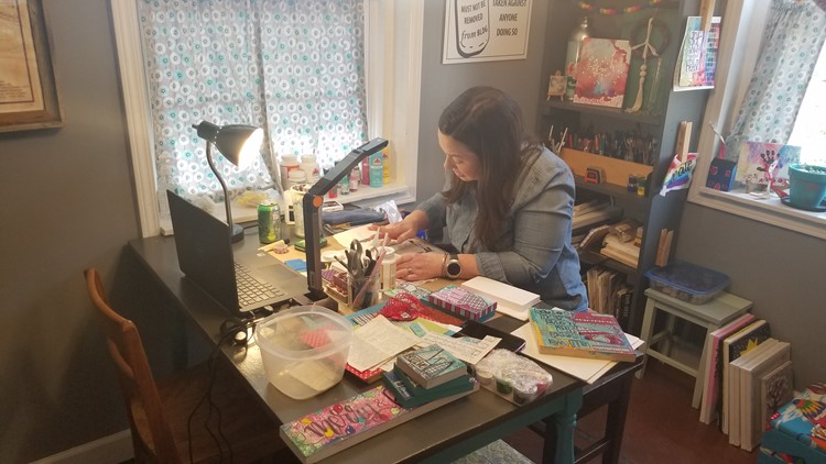 School art teacher offers virtual classes for anyone looking for a creative activity