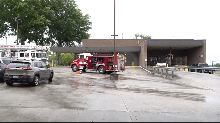 Fire crews respond to smoke at Dandridge Post Office after lightning strike, fire chief says