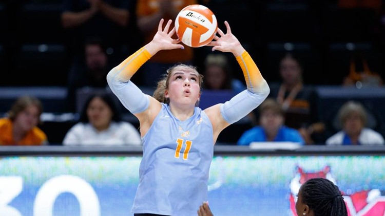 Tennessee volleyball eliminated by defending champ Texas in NCAA Regional Semifinal