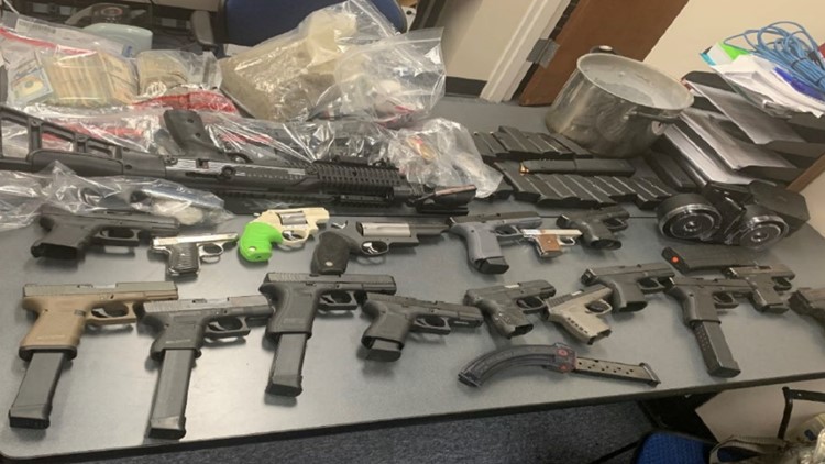 Chicago man charged after police find 20 guns and several drugs in Knoxville apartment during search