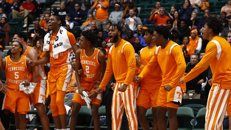 Tennessee beats Gonzaga in preseason exhibition, 99-80