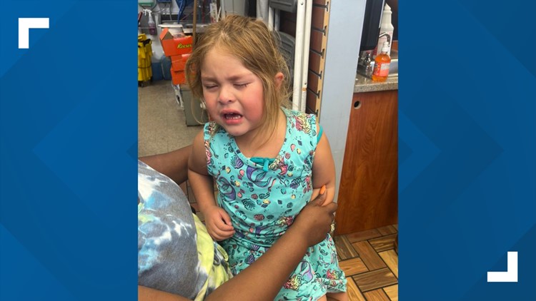 Knoxville police finds toddler alone, looking for guardian