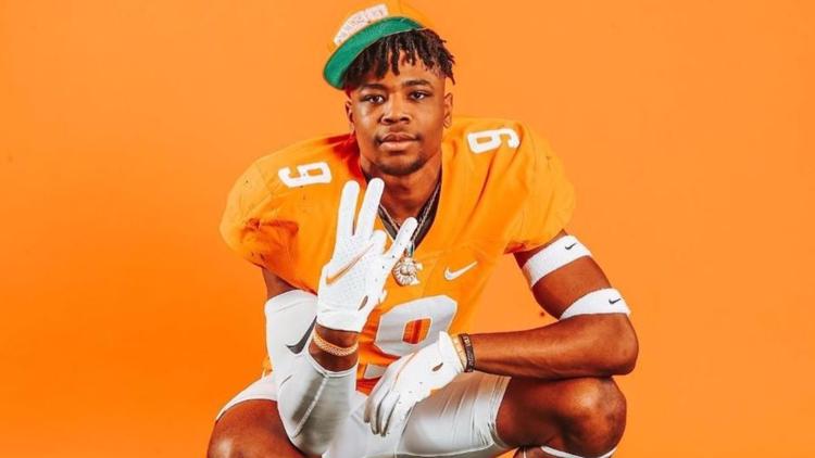 Tennessee Football lands huge pickup in five-star edge rusher Chandavian Bradley