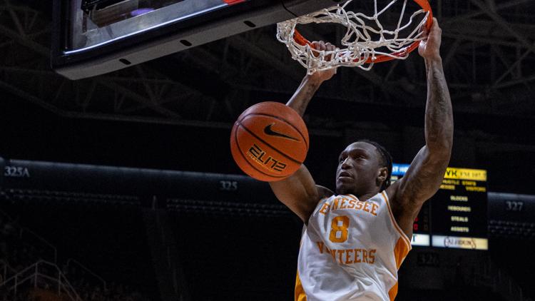 No. 1 Tennessee basketball dominates in win over Western Carolina, 84-36