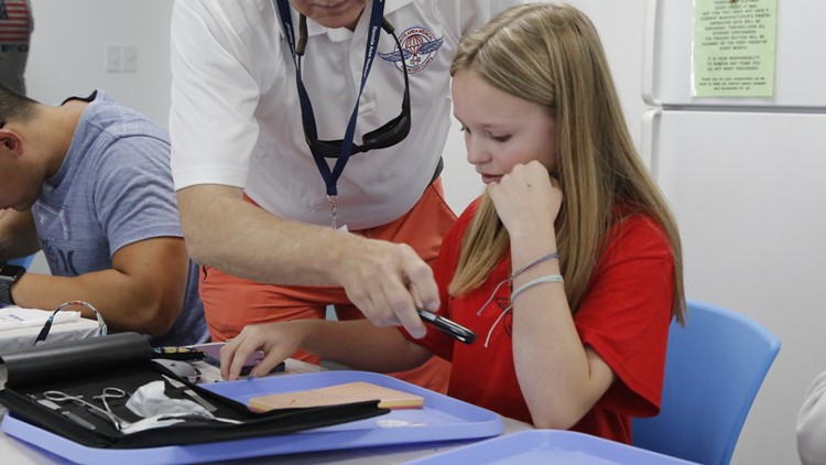 High school student volunteers to make glasses in her free time