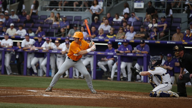No. 10 Tennessee loses to No. 1 LSU, 6-4