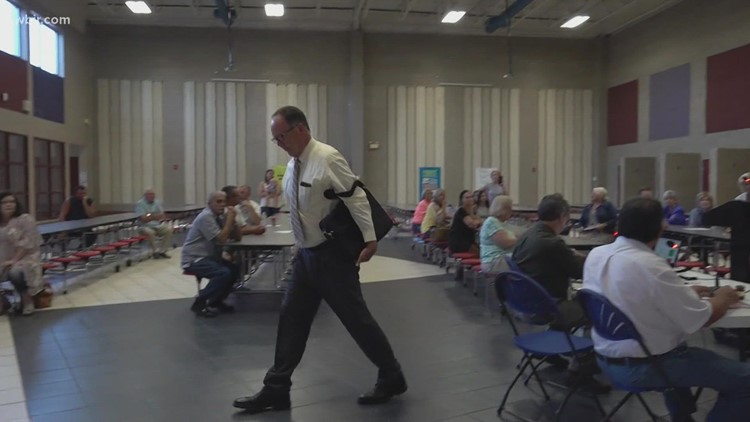 Union County Superintendent apologizes for walk out, agrees to work 120 days contract Union County Superintendent apologizes for walk out, agrees to work 120 days contract