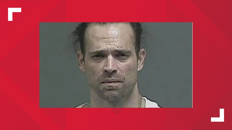 Suspect captured after stabbing two people at Kingsport IHOP