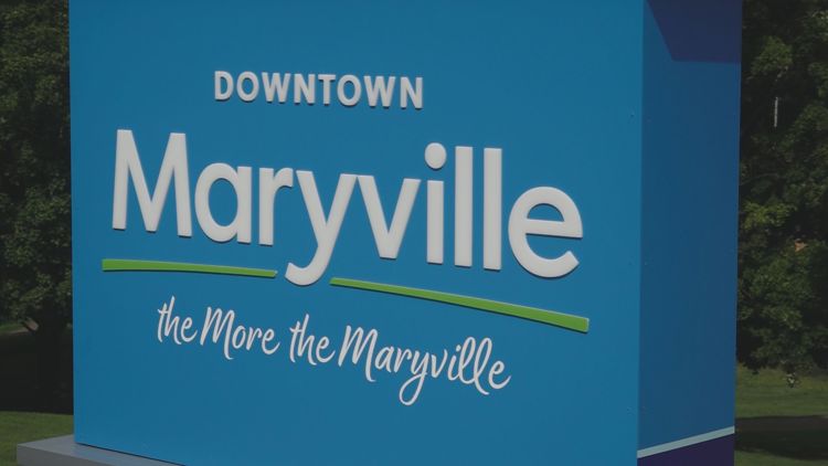 New signs installed to greet people entering downtown Maryville and help show them around