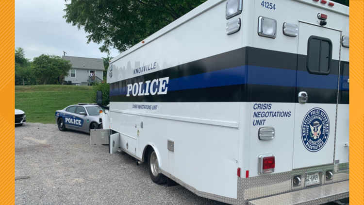 KPD: Officers and crisis negotiators arrive in Northwst Knoxville to serve warrant on possibly armed person