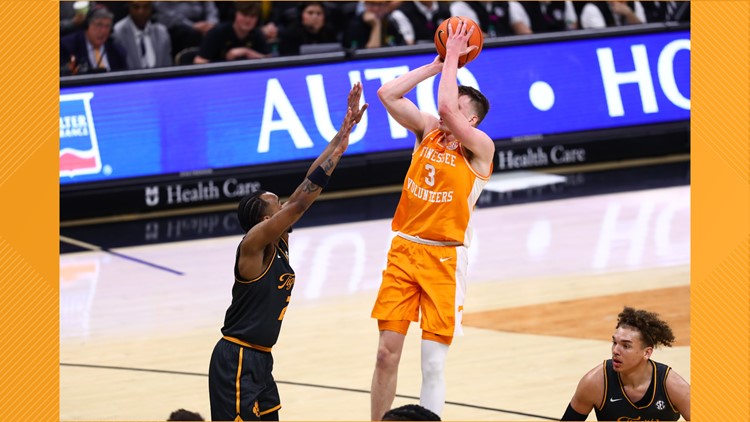No. 5 Tennessee beats Missouri 72-67 as Dalton Knecht leads second half charge