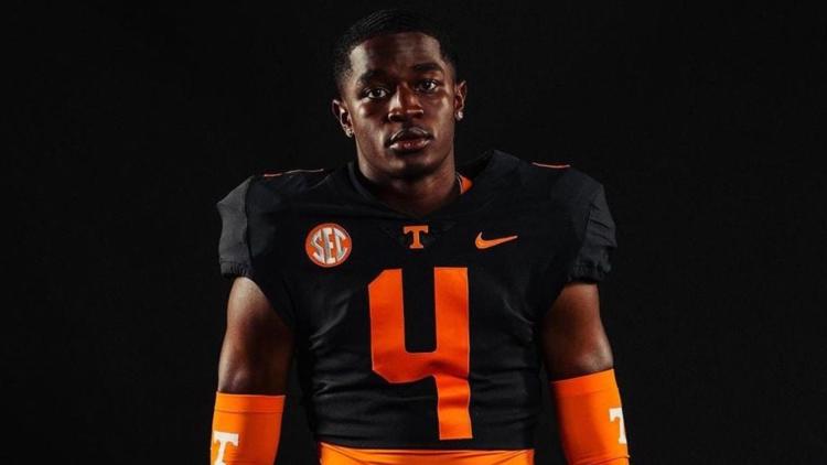 Five-star class of 2024 wide receiver Mike Matthews commits to Tennessee