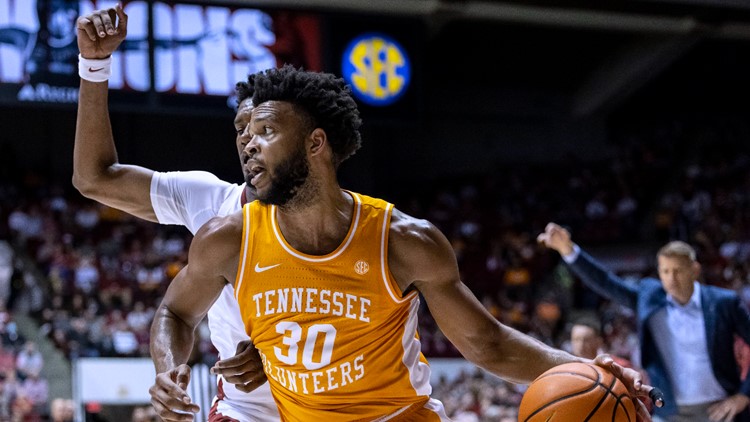 Tennessee basketball falls to Crimson Tide on the road, 68-73