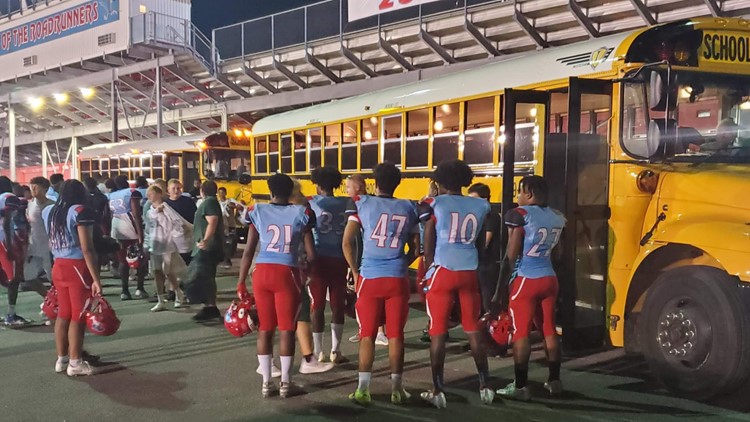 Austin-East football team shows camaraderie following nearby shooting Friday night