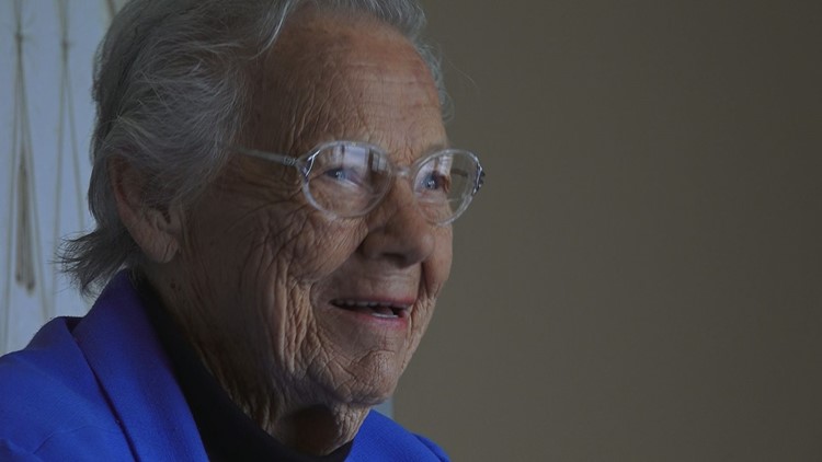 Longtime Dollywood greeter passes away