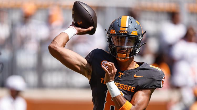Tennessee quarterback Nico Iamaleava sets UT record for passing yards in a half
