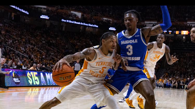 Vols move to 12-0 on season, beat MTSU 82-64